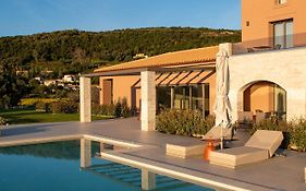 Reveli Suites